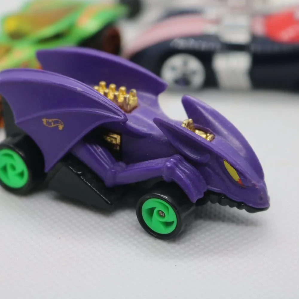 Hot Wheels lot of 6 diecast various models in good shape 1:64 scale